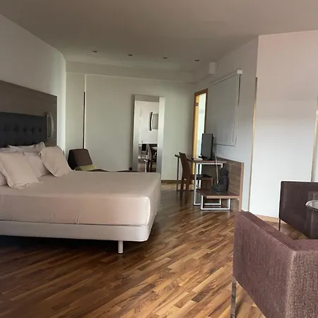 Bruc Hotel 3*
